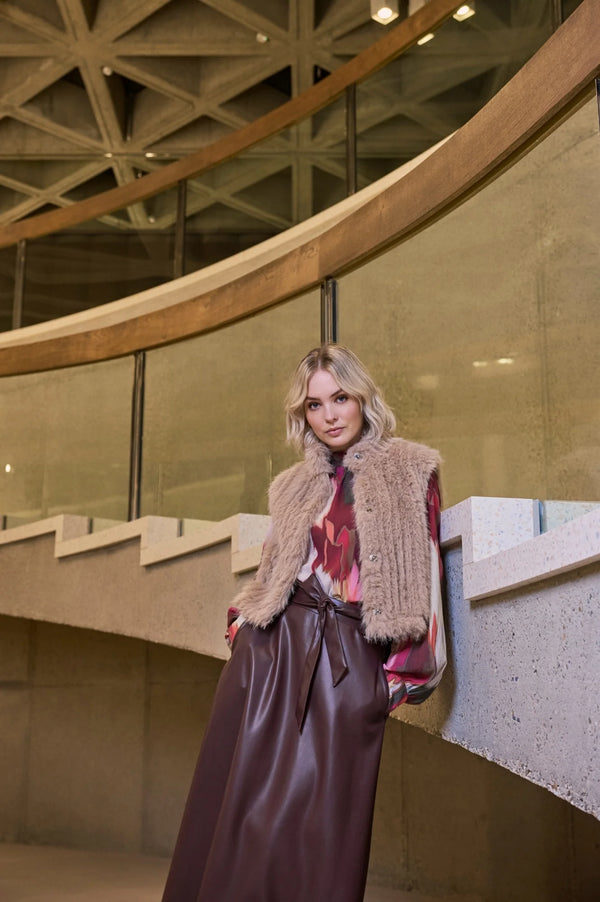 Dava Fur Vest