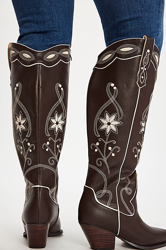 Aviva Boot