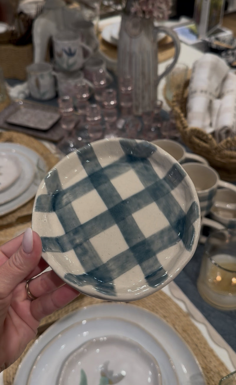 Hand Painted Grid Plate – Jardines Domaine
