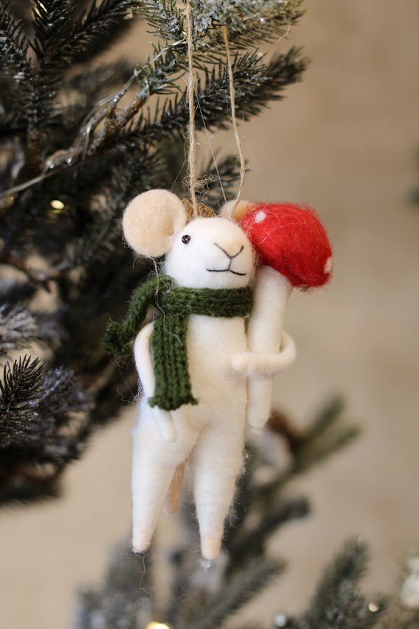 Foraging Franklin Mouse