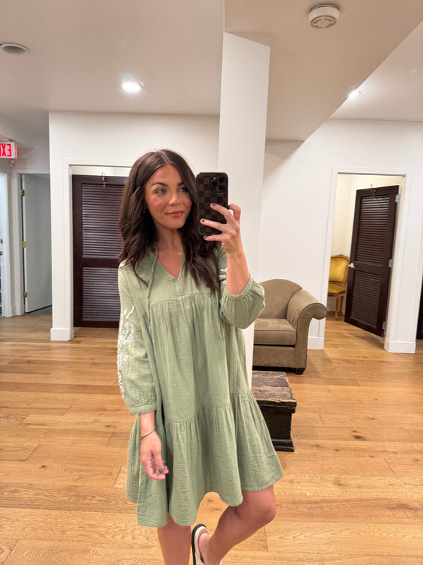 Rua 3/4 Sleeve V-neck Dress