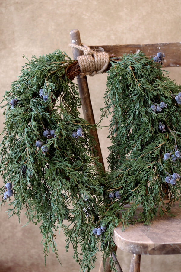 Cedar W/Blueberry Wreath