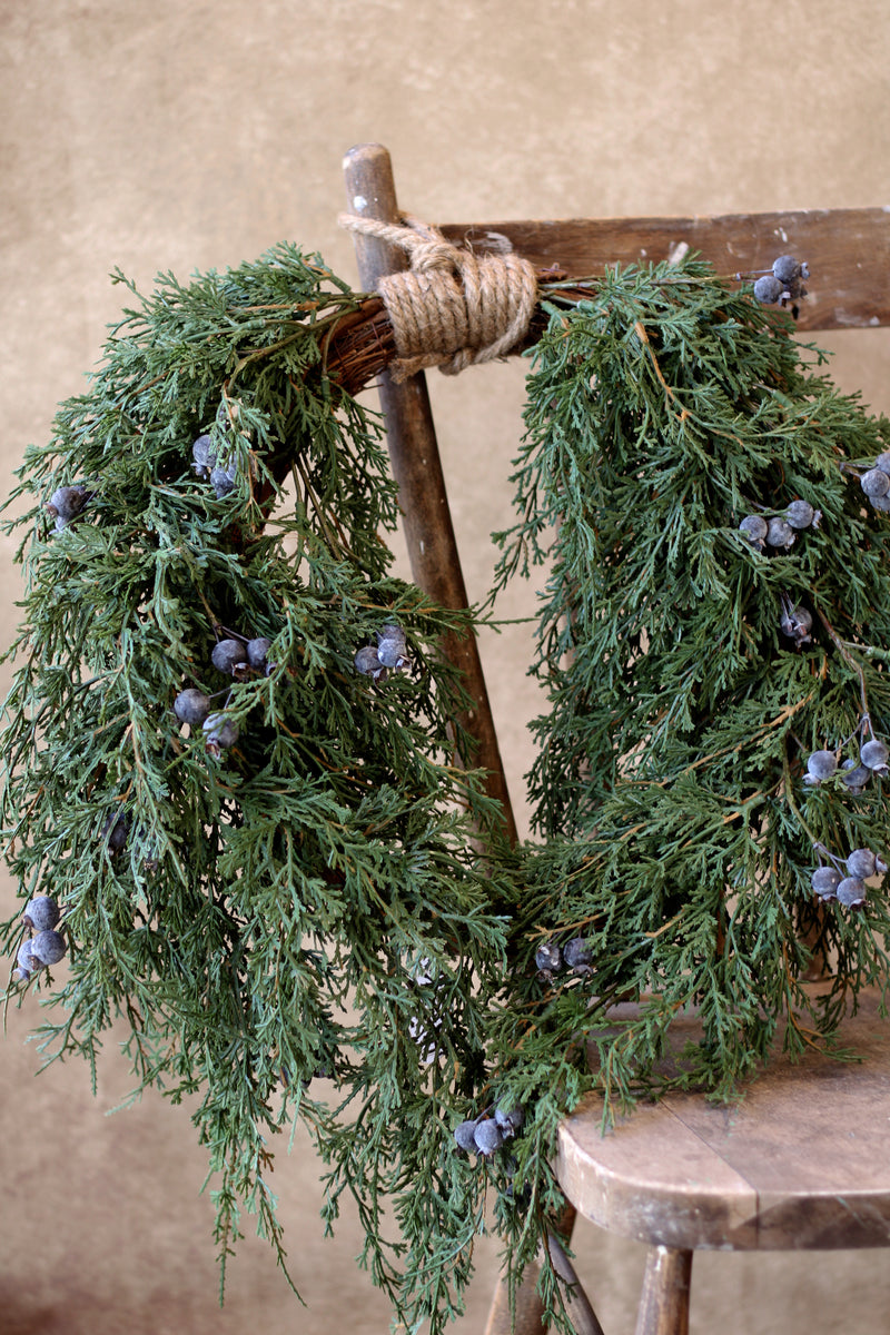 Cedar W/Blueberry Wreath