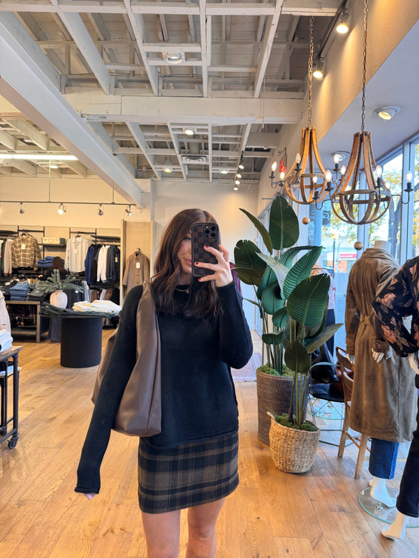 Betty Classic Crewneck