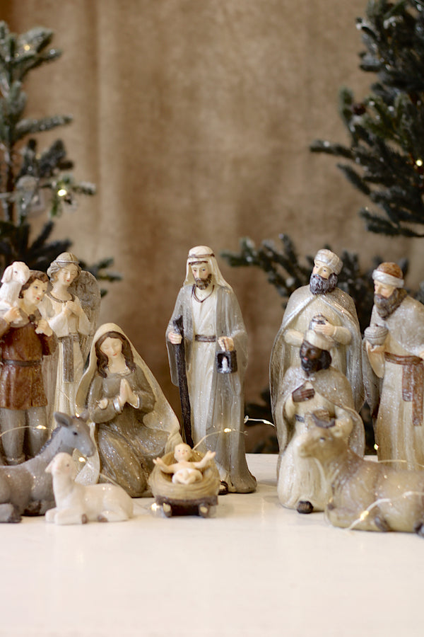 Resin Nativity W/Glitter