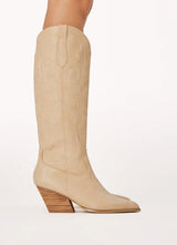 Zeina Boot