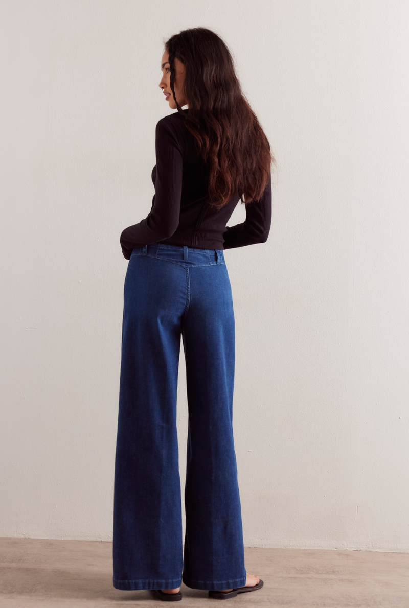 Libre Wide Leg-Lock & Key